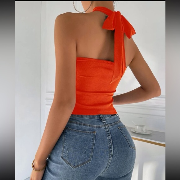 Cute orange top - Picture 2 of 3